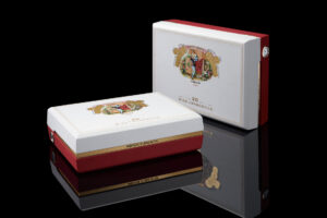 Romeo y Julieta Wide Churchills Travel Humidor <br>(Box of 20) - Image 2
