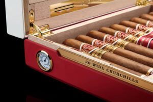 Romeo y Julieta Wide Churchills Travel Humidor <br>(Box of 20) - Image 3